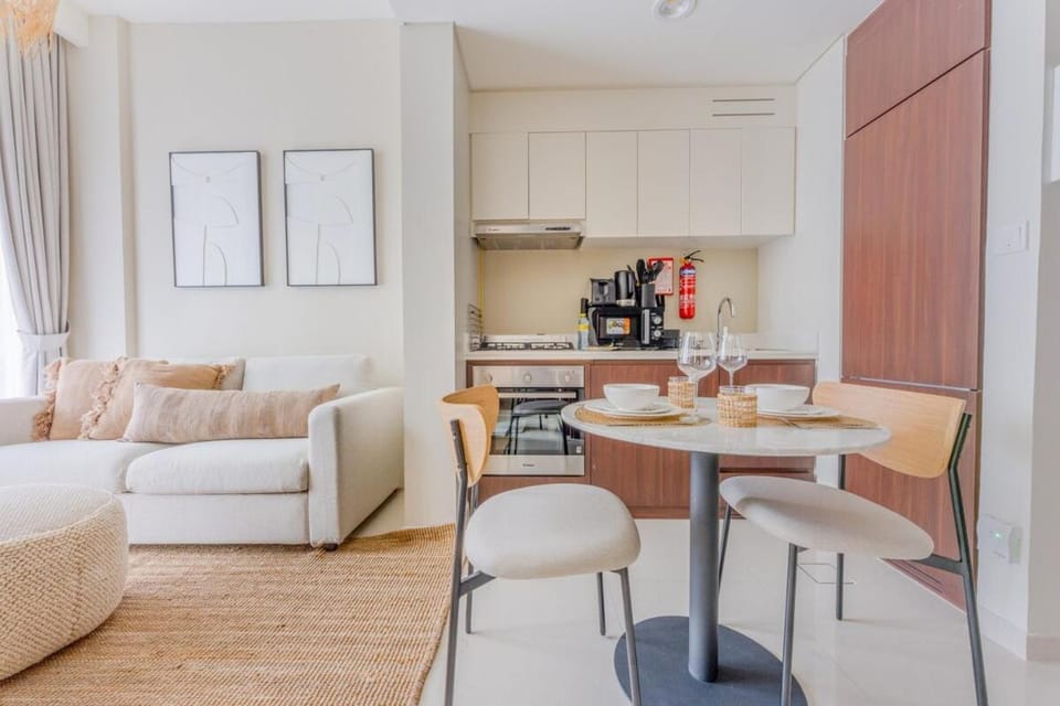 Free housekeeping visits during your stay - StayShort - Bali-inspired 1-Bedroom Apartment for 4 in Business Bay Apartment in Dubai