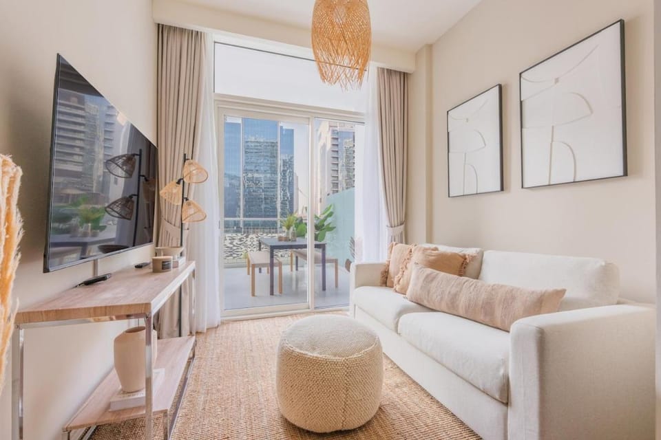 Free housekeeping visits during your stay - StayShort - Bali-inspired 1-Bedroom Apartment for 4 in Business Bay Apartment in Dubai