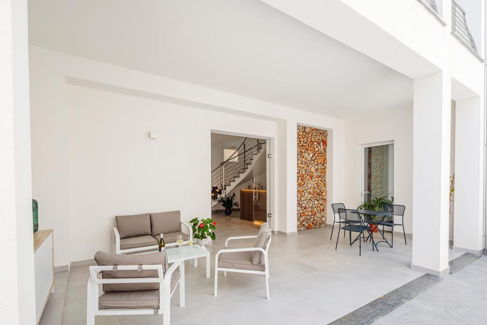 Patio, Internal: Not applicable to any particular room