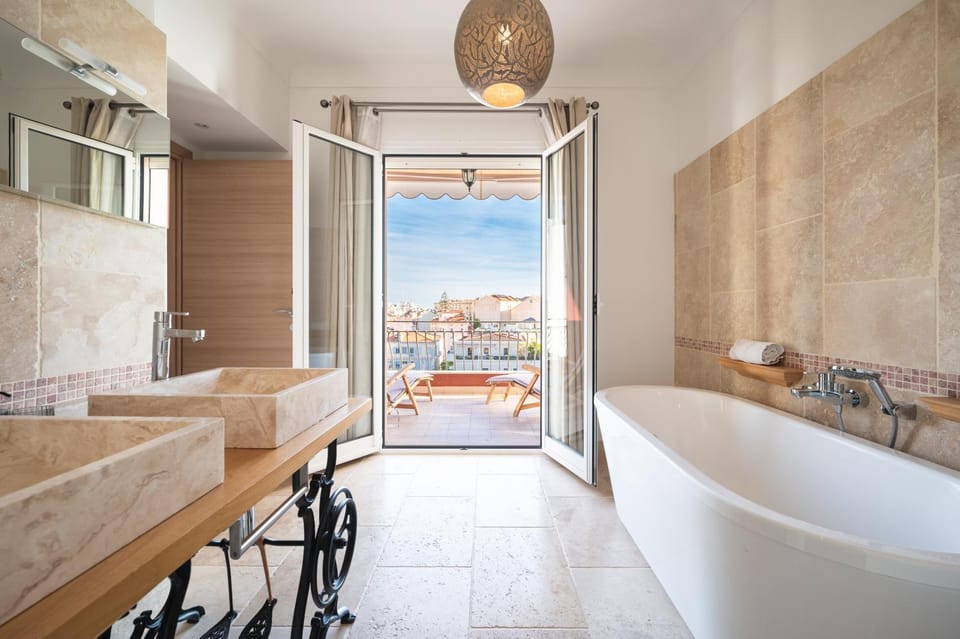 Bathroom, View (from property/room), Balcony/Terrace, Bath