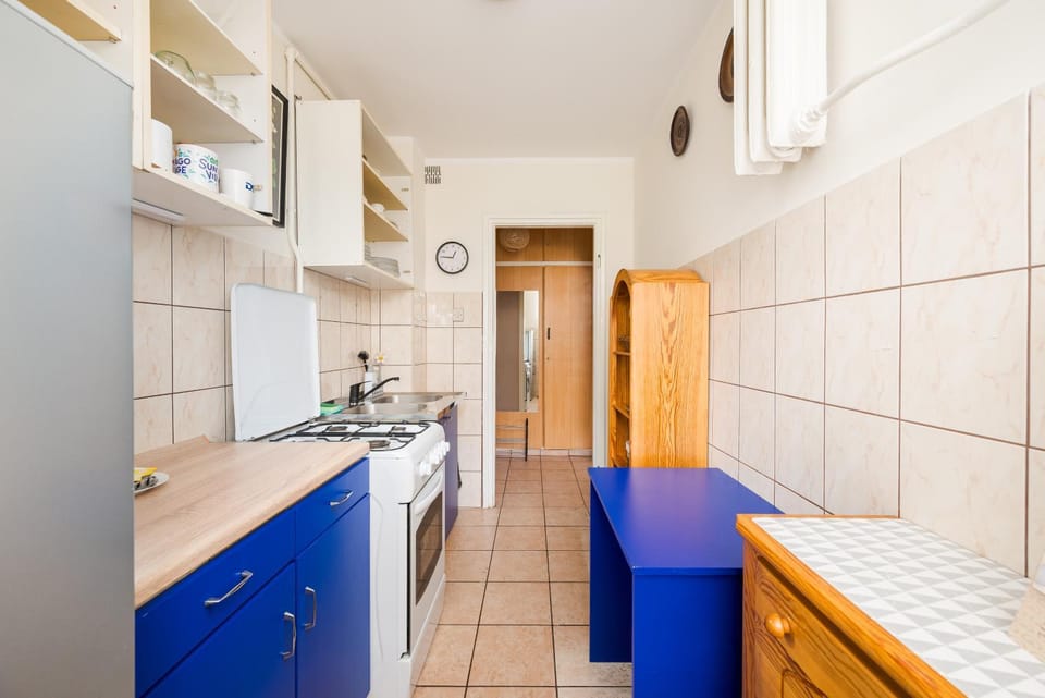 Kitchen or kitchenette, oven, stove