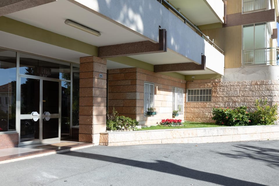 Property building, Facade/entrance