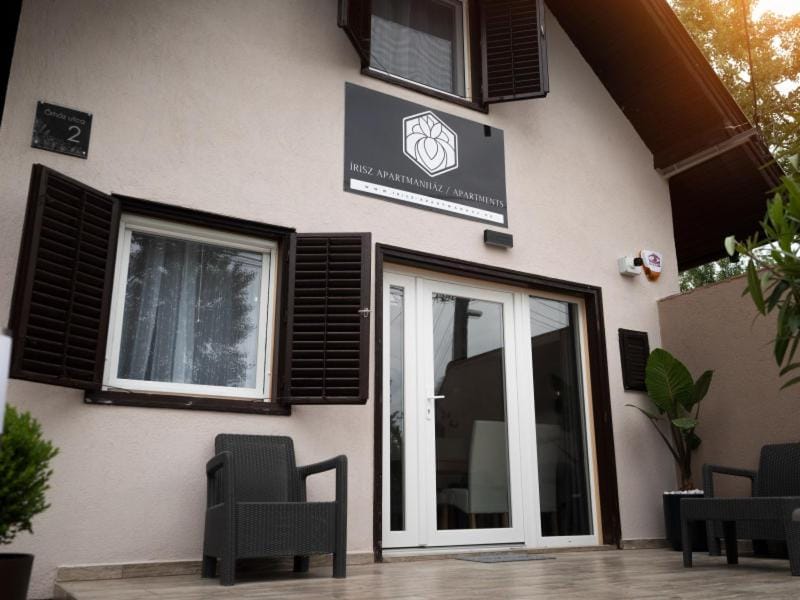 Írisz Apartman teljes ház Villa in Hungary