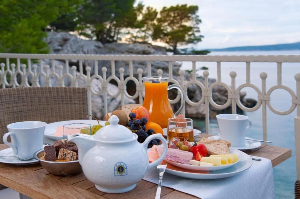 Hotel Sunceva Postelja Brela - Luxury studio with balcony and side sea view Apartment in Brela