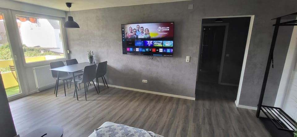 TV and multimedia, Living room, Seating area, Dining area, Evening entertainment