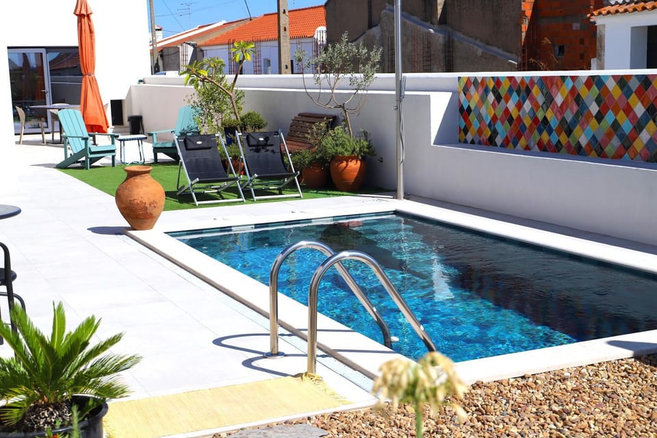 Property building, Day, Garden, Other, Pool view, Swimming pool, sunbed