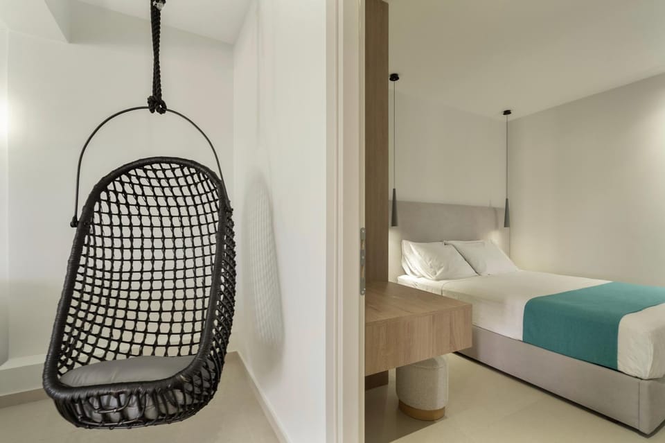Living room, Bedroom