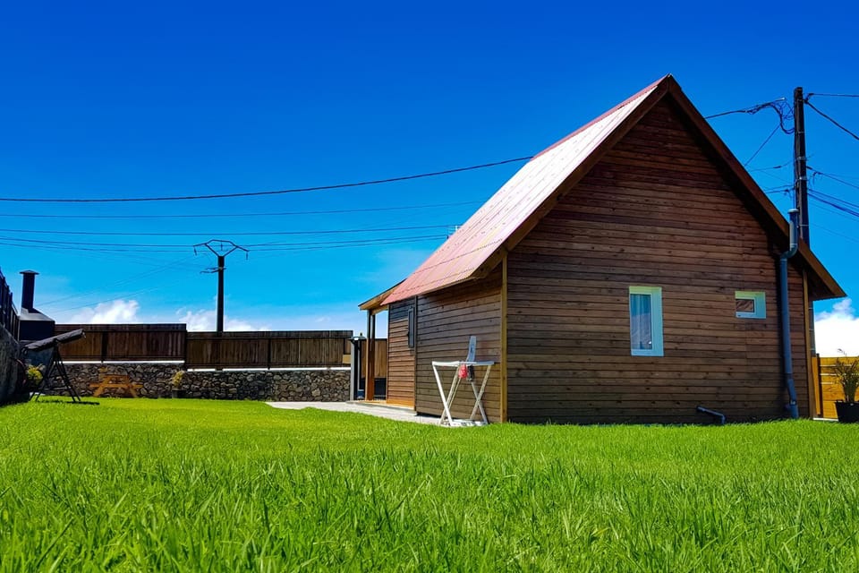 Property building, Spring, Day, Natural landscape, Garden, Garden, Garden view