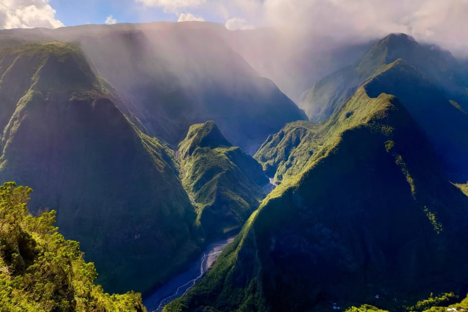 Nearby landmark, Day, Natural landscape, Mountain view