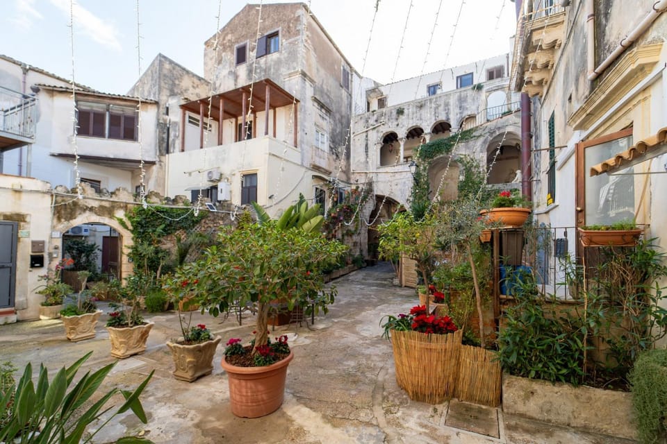Nearby landmark, Inner courtyard view