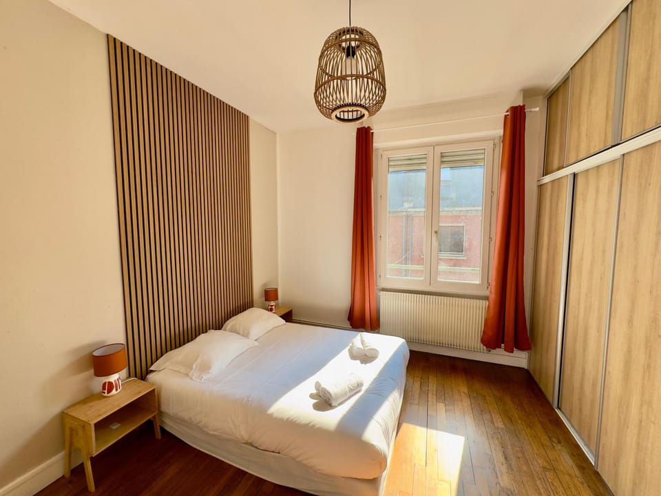 Cathédrale et Beffroi à 180 Netflix - Parking Apartment in Amiens
