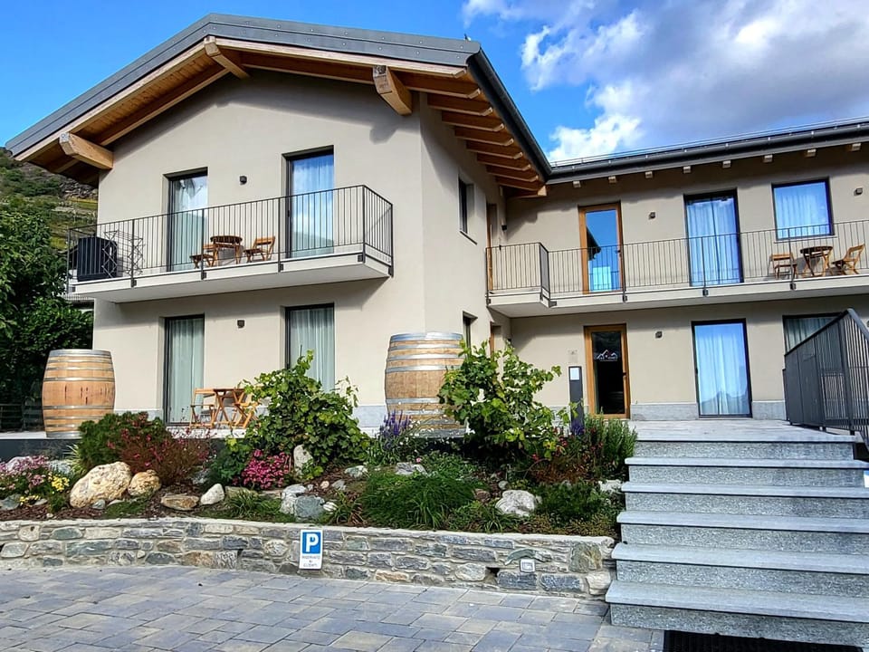 Property building, Garden