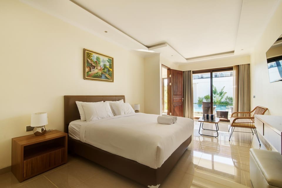 Bed, TV and multimedia, Photo of the whole room, Seating area, Bedroom