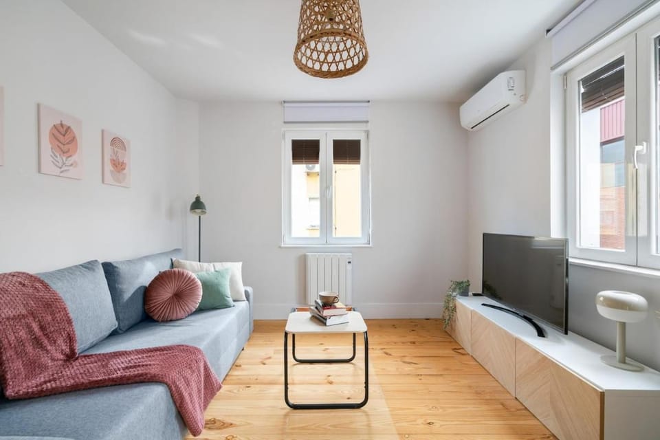 Nice and bright apartment in Puerta del Ángel - Cabello Apartment in Madrid