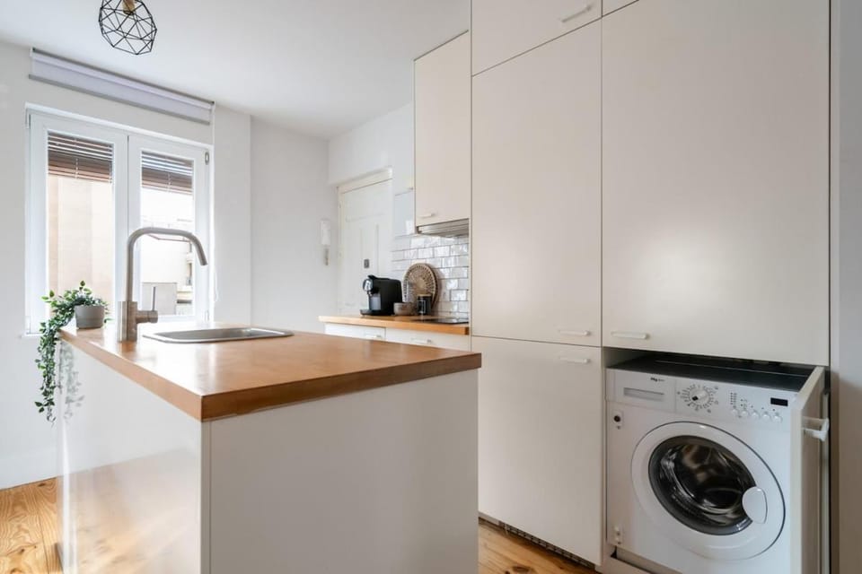 Nice and bright apartment in Puerta del Ángel - Cabello Apartment in Madrid