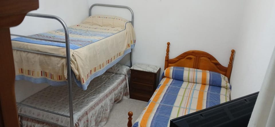 Bed, Photo of the whole room, Bedroom, bunk bed
