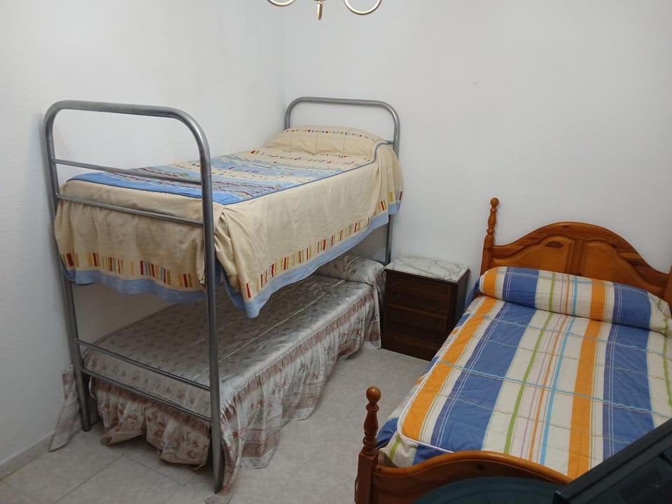 Bed, Photo of the whole room, Bedroom, bunk bed