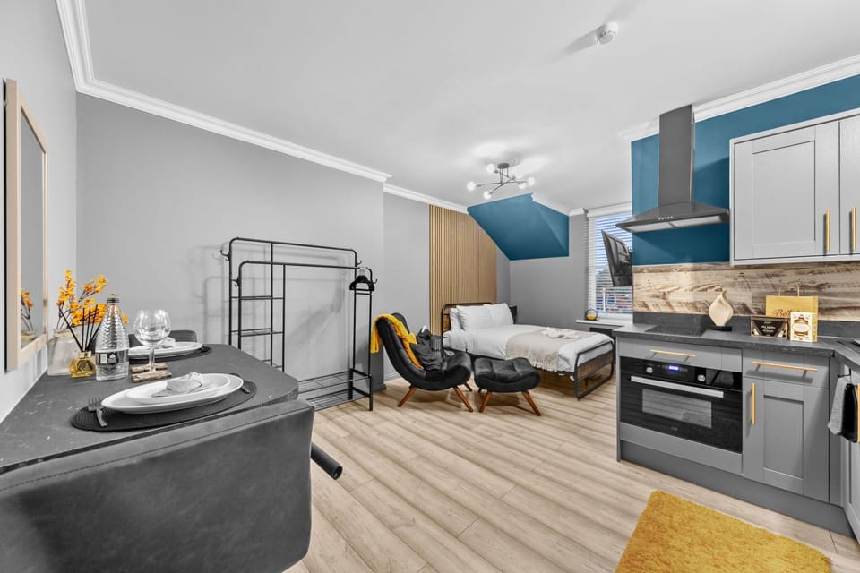 Bed, Coffee/tea facilities, Dining area, Bedroom, kitchen