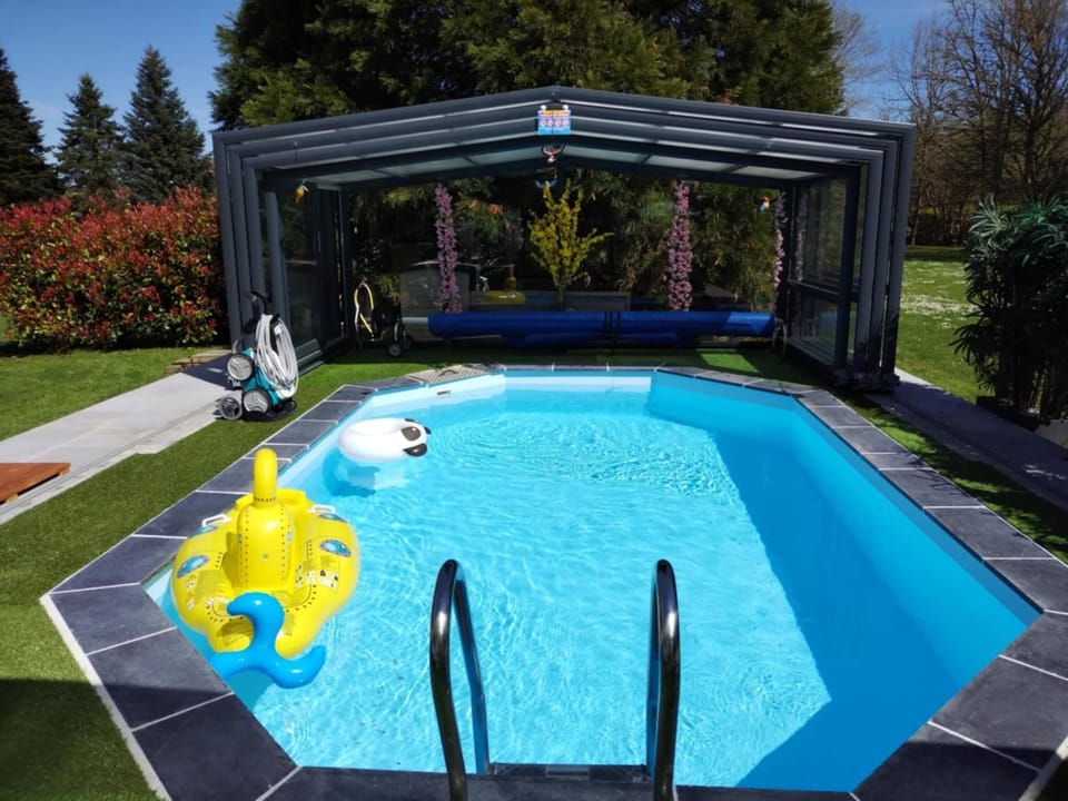 Garden, Swimming pool, sunbed