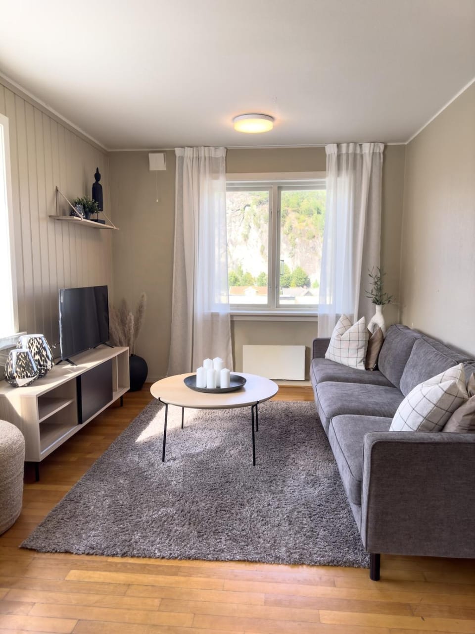 Stor innbydende leilighet med 4 soverom og sentral beliggenhet Apartment in Viken, Norway