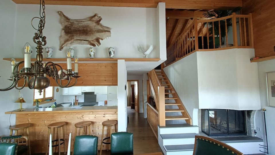 Lounge or bar, kitchen