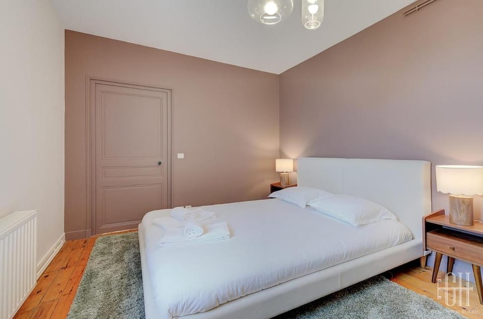 Appartement avec chambre, parking, bureau, wifi Apartment in Tours