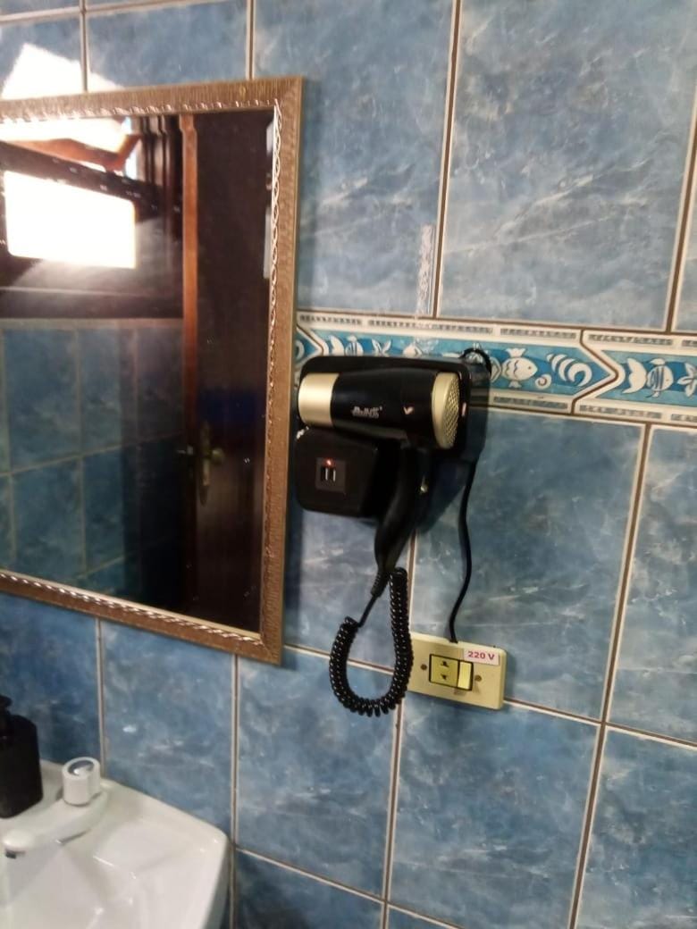 Casa do Zeca Próxima a praia da Cocanha com wifi - área gourmet 35 m2 - Localização imbatível House in Caraguatatuba