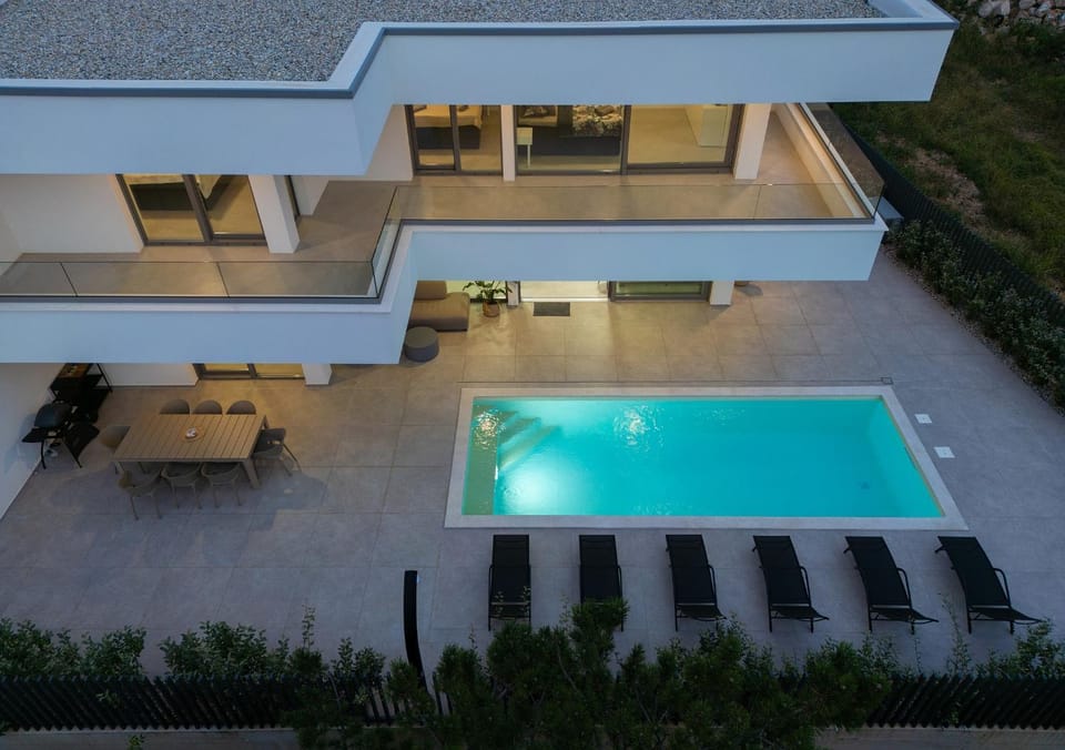Property building, Swimming pool