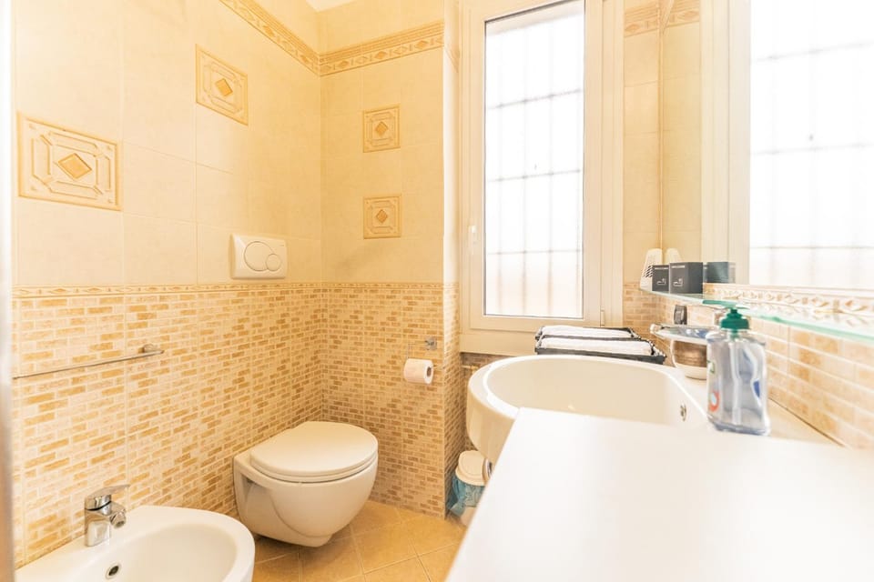 Shower, Toilet, bidet