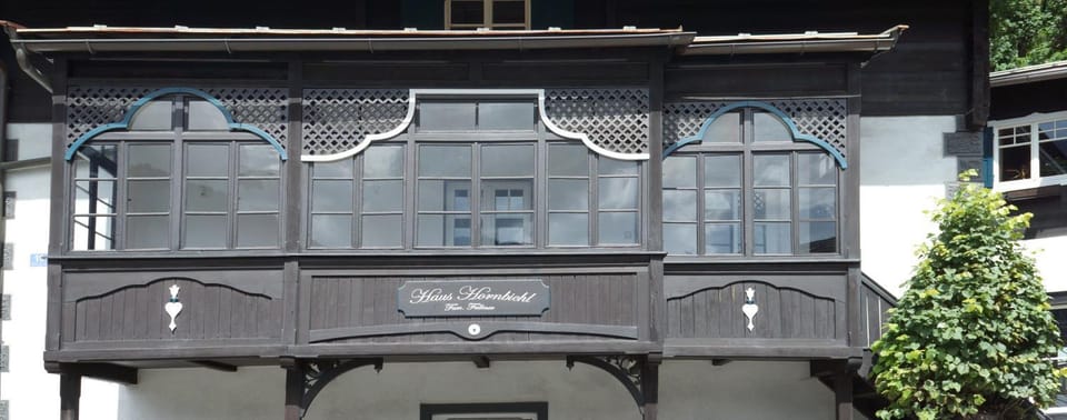 Property building, Day, Balcony/Terrace