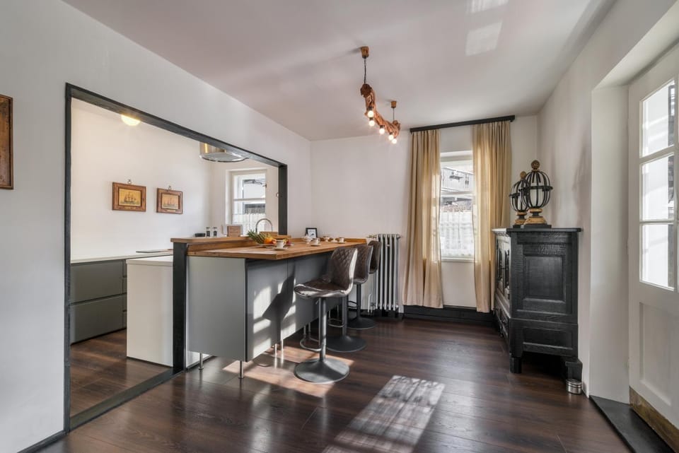 Kitchen or kitchenette, Dining area, Food, kitchen