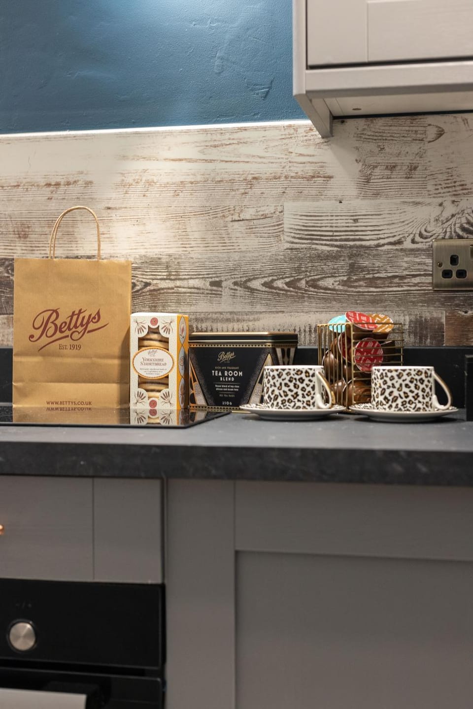 Coffee/tea facilities, Decorative detail, kitchen