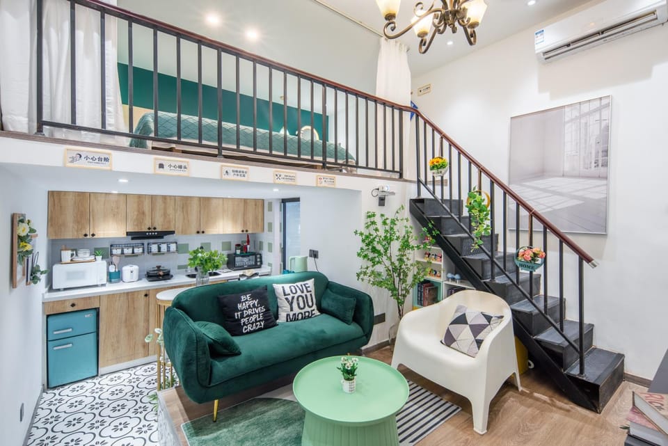 Living room, Seating area, air conditioner