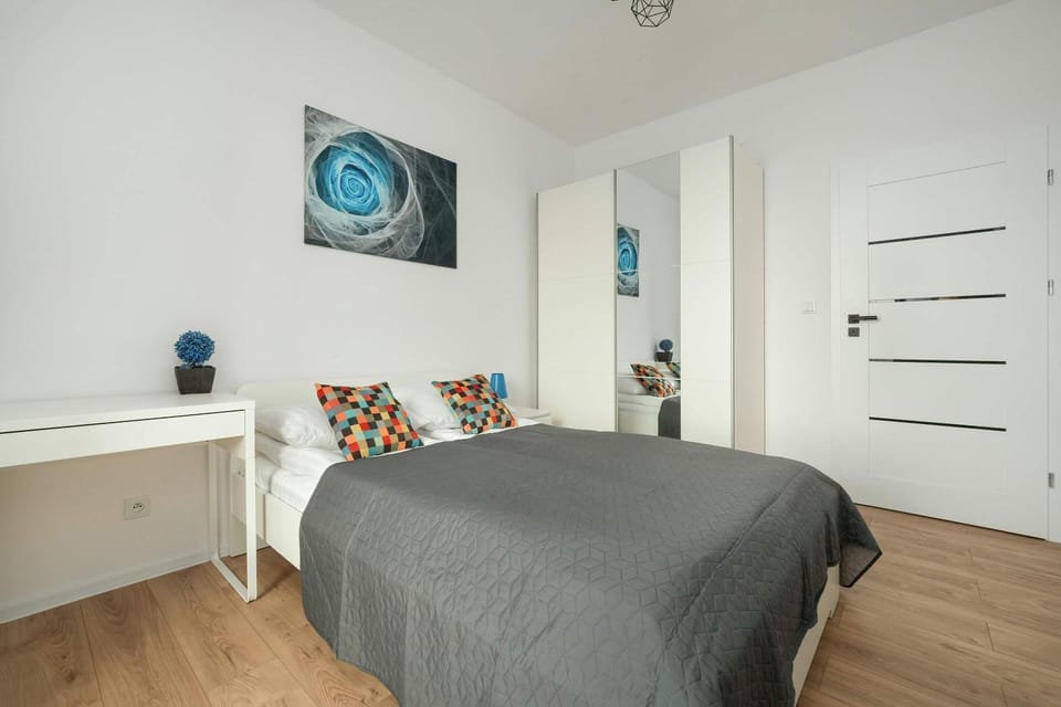 Bedroom, wardrobe