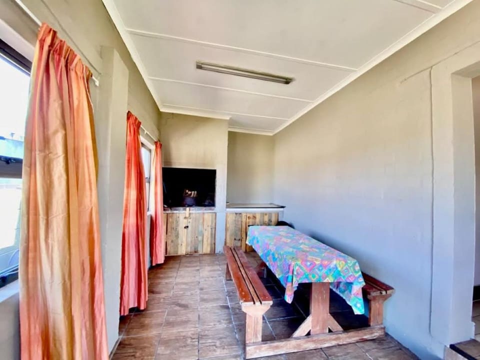 Communal lounge/ TV room, Photo of the whole room, Evening entertainment