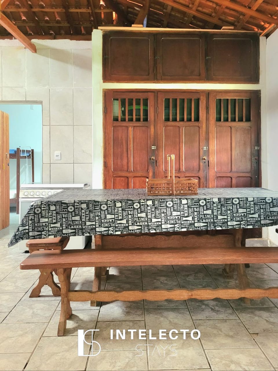 Dining area, kitchen
