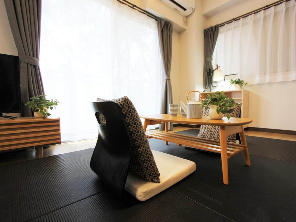 TV and multimedia, Living room, Seating area, air conditioner