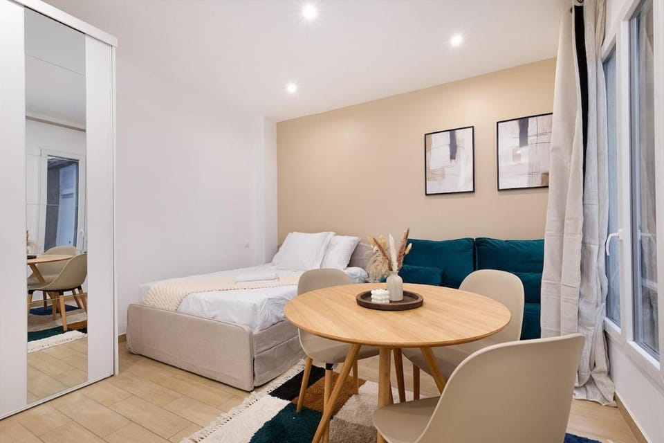 Lasuite Montbrun Apartment in Paris
