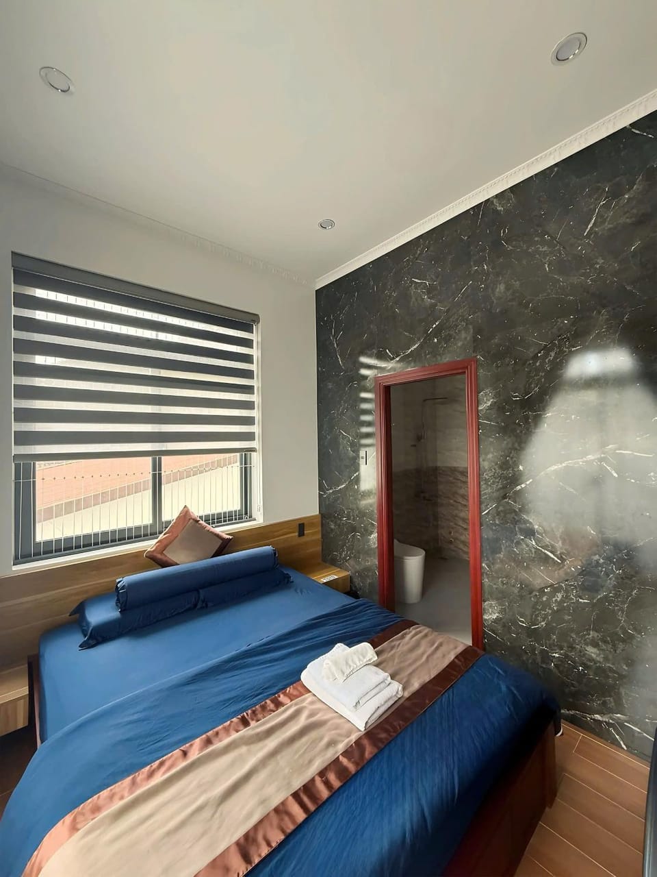 Photo of the whole room, Bedroom