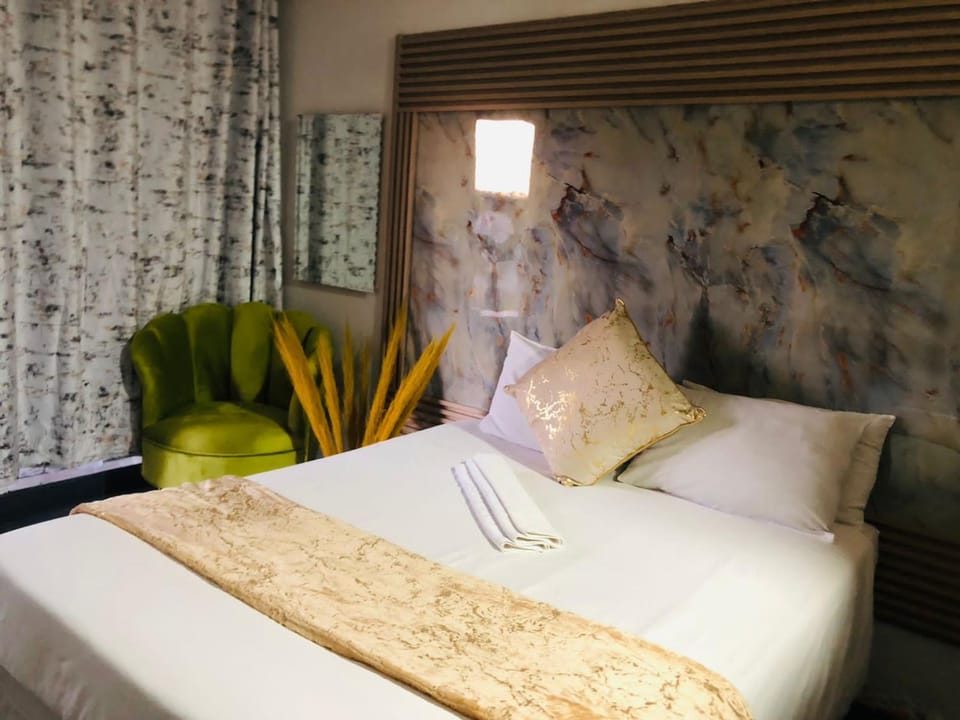 Vardos Lifestyle Guest House Bed and Breakfast in Gauteng