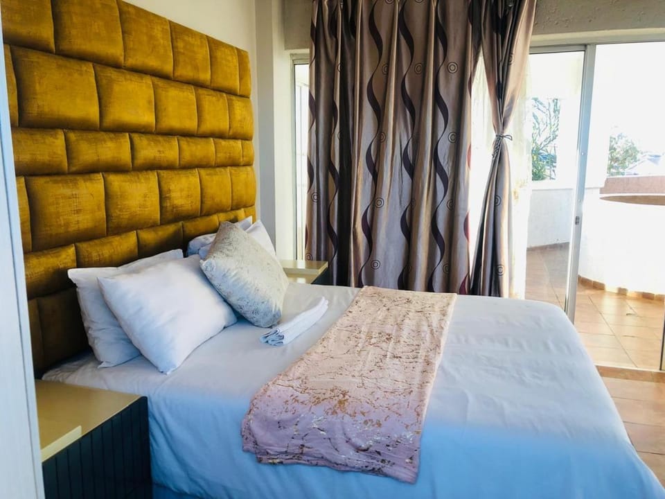 Vardos Lifestyle Guest House Bed and Breakfast in Gauteng