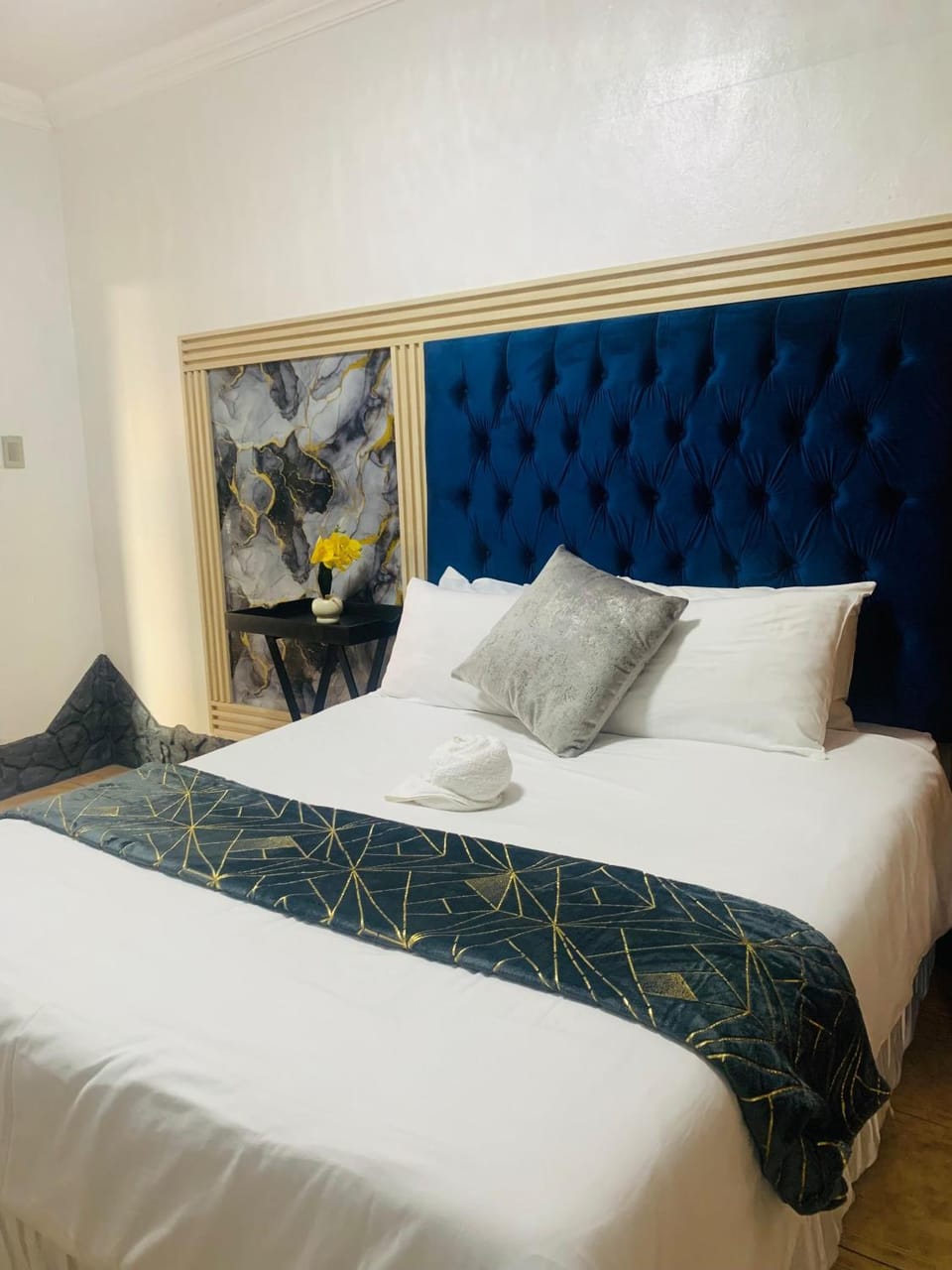 Vardos Lifestyle Guest House Bed and Breakfast in Gauteng