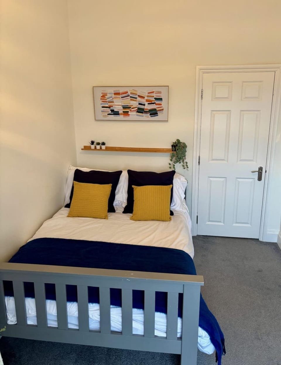 Dracula seafront, dog-friendly apartment with on-street parking Apartment in England