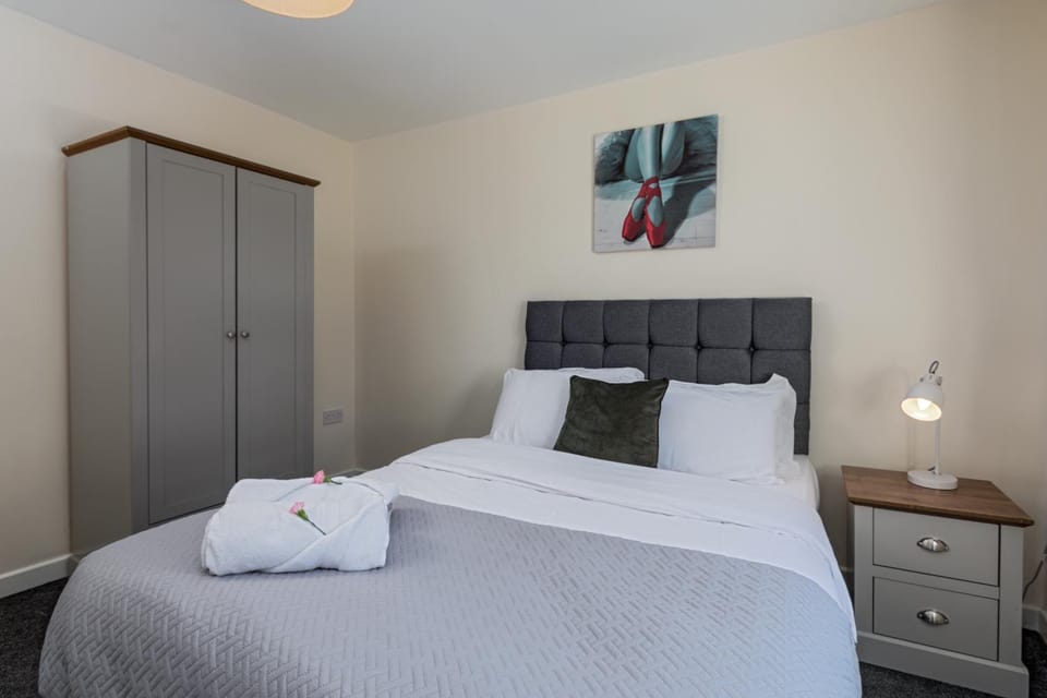 Spacious Luxurious Serviced Accommodation 6 House in Barrow-in-Furness