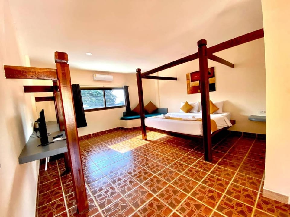 TV and multimedia, Photo of the whole room, Bedroom