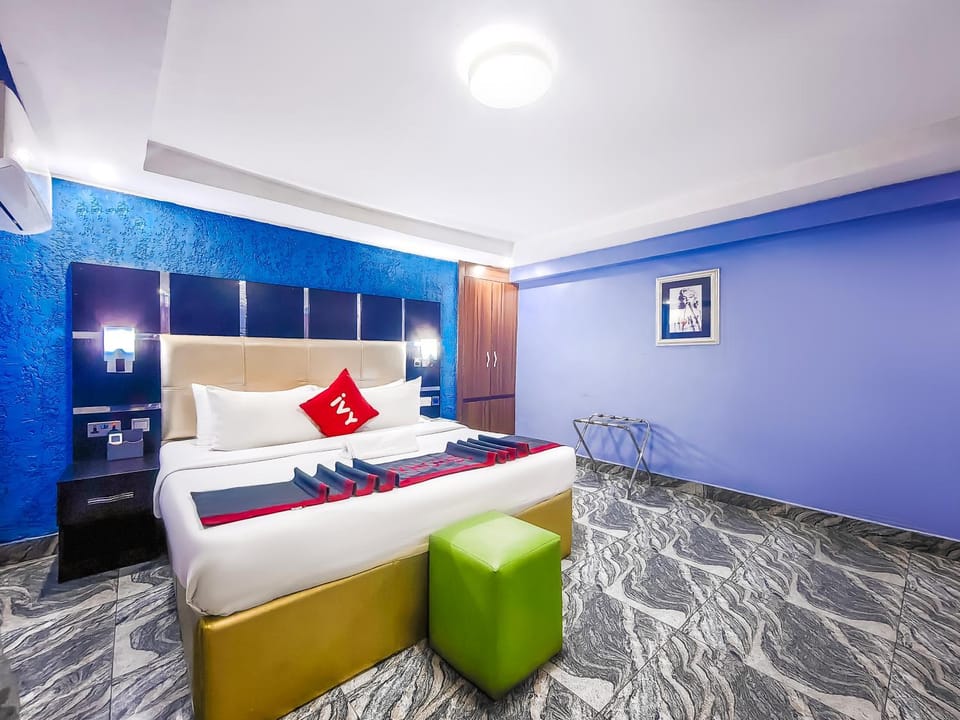 Bed, Bedroom, wardrobe, air conditioner
