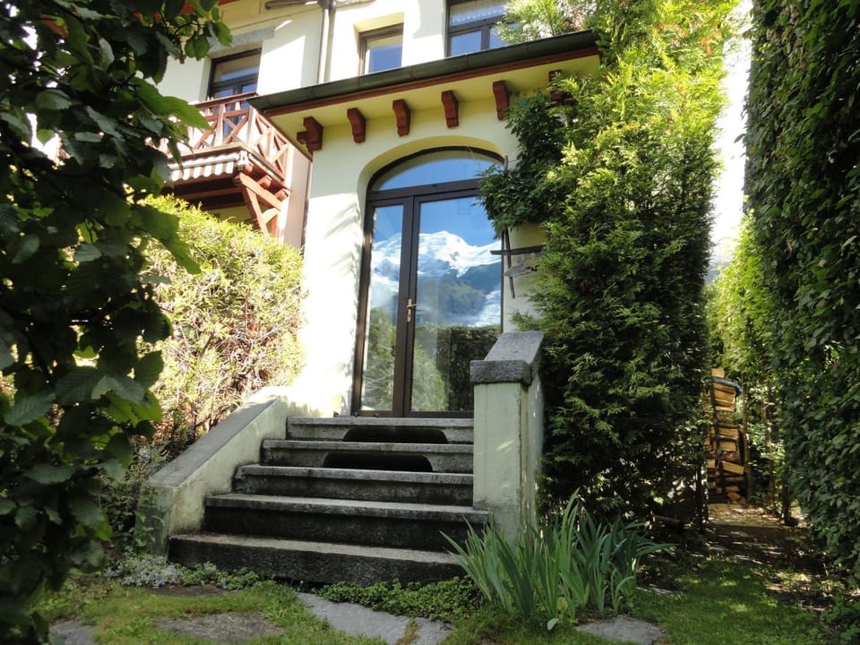 Facade/entrance, Day