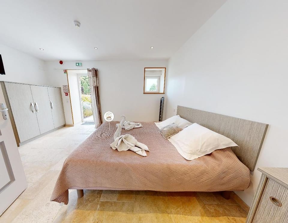 Bed, Photo of the whole room, Bedroom, towels, wardrobe