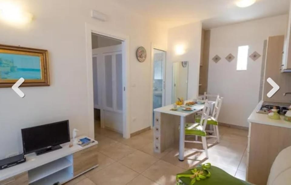 TV and multimedia, Kitchen or kitchenette, Dining area, oven