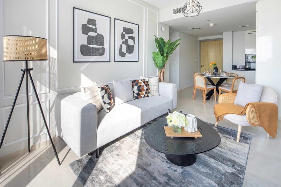 Frank Porter - Aykon City Tower C Apartment in Dubai